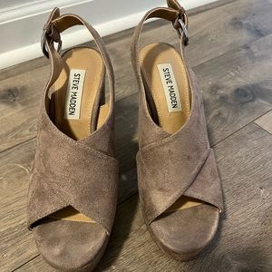 Steve Madden size 6 heels grey